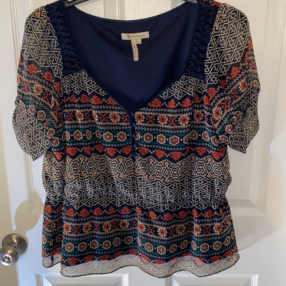 BCBGeneration Women Mosaic Pattern Blouse size L Top short sleeve